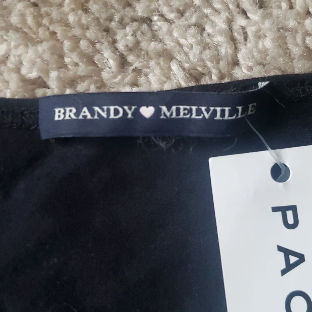 NWT Brandy Melville Black Rae Short Sleeve Wrap Crop Top - Picture 6 of 8